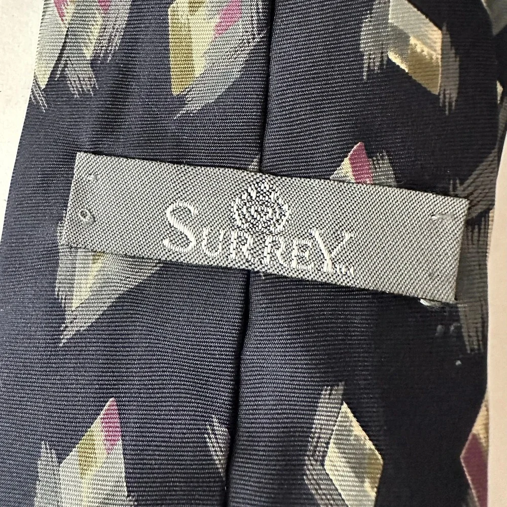 Surrey Mens Silk Necktie Tie Navy Blue Geometric Diamond Print Made in USA